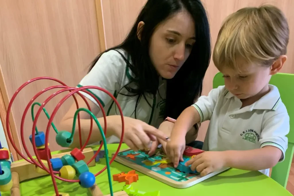 imagen de atención temprana en colegio de educación infantil Los Arboles